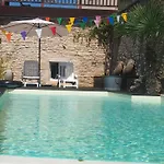 Atelier // Piscine A Debordement