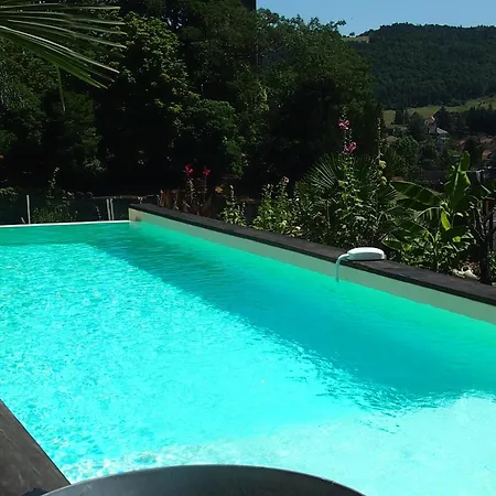 Holiday home Atelier // Piscine A Debordement *