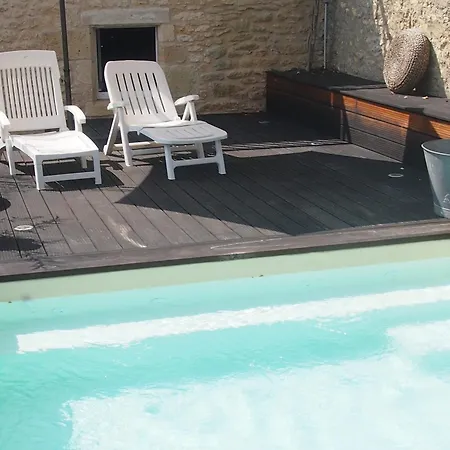 Holiday home Atelier // Piscine A Debordement Montignac-Lascaux