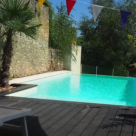 Atelier // Piscine A Debordement Montignac-Lascaux